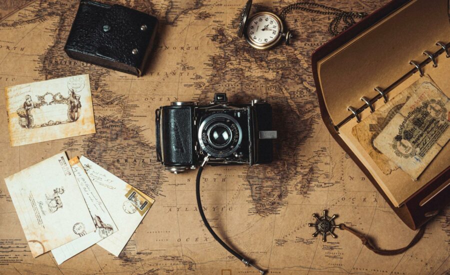Black 1-lens Camera